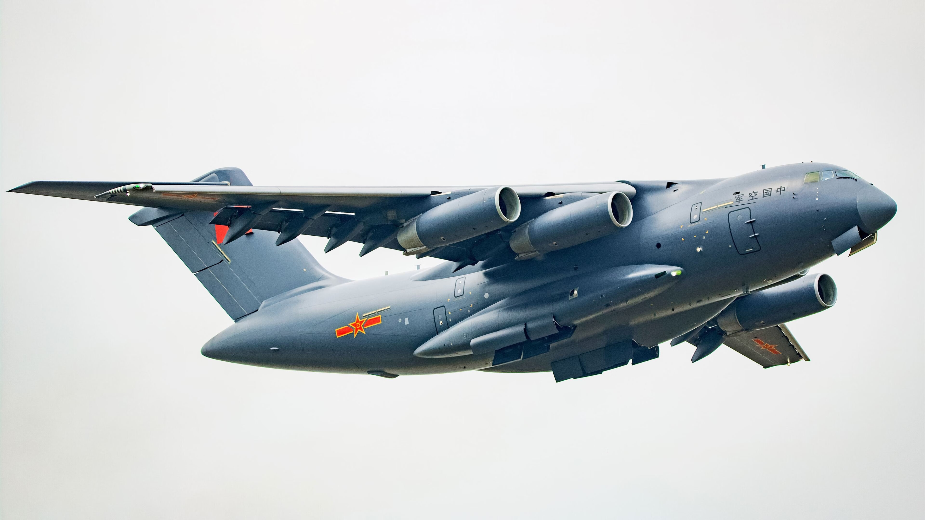 中国足球国家队提升后防战术稳定性，国足防守型中场