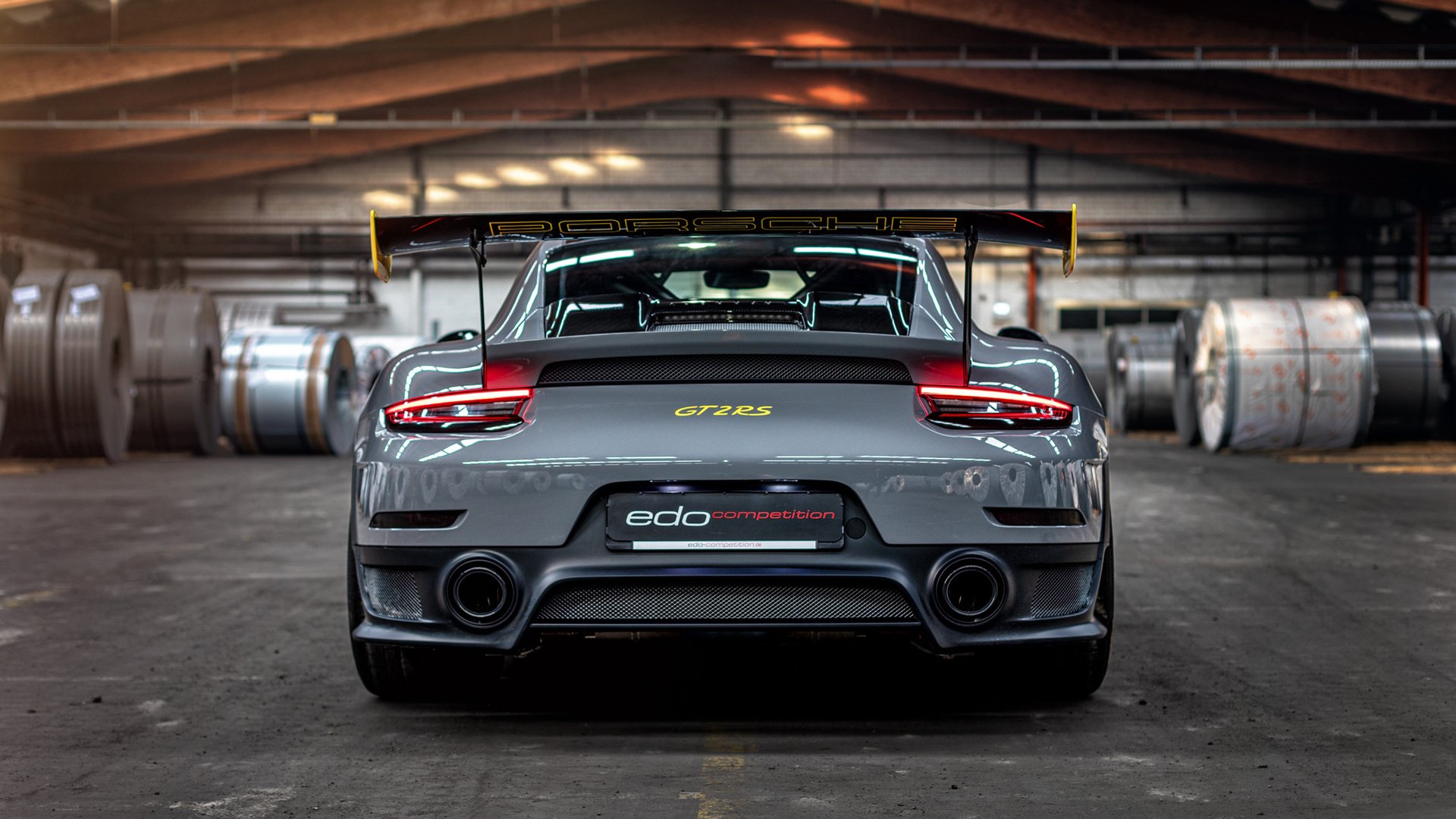 职业俱乐部引入高水平外教推动训练节奏和强度，国内外职业俱乐部的发展